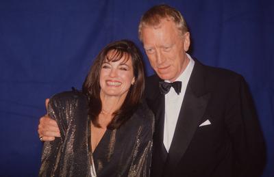Linda Gray and Max von Sydow Los Angeles.CA.USA. LIBRARY. Linda Gray and Max von Sydow ( 10 April 1929 ? 8 March 2020)-stock-foto