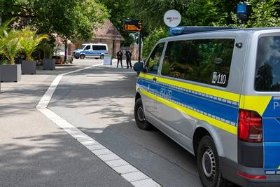 Tiergarten N?rnberg bleibt geschlossen ? Demonstration wegen m?glicher Pavian-T?tung, N?rnberg, 29.07.2025-stock-photo