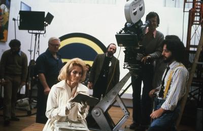 Studio Publicity Still from Dressed to Kill Angie Dickinson, Director Brian De Palma ? 1980 Filmways Pictures Los Angel-stock-foto