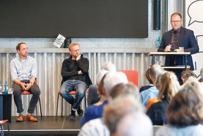 Buchpremiere von "Am Kippunkt. Wo das Klima zu kollabieren droht ? und wie wir uns noch retten k?nnen" von Toralf Staud und Benjamin von Brackel-stock-foto