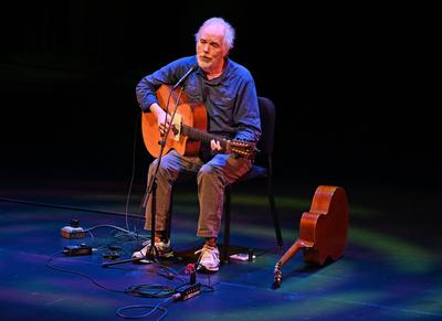 FORT LAUDERDALE FL - JANUARY 09: Leo Kottke performs at The Broward Center for the Performing Arts on January 9, 2020 i-stock-foto