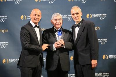 Domenico Iannacone Oscar Arias und Selvaggia Castelli mit Preis f?r Out of Sight Preisverleihung N-stock-foto