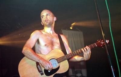 27/ Konzert: Moby, S?nger, Gitarrist, voc, g, Gitarre, DJ, Produzent, Musiker, Komponist, Multitalent, freier, nackter O-stock-foto