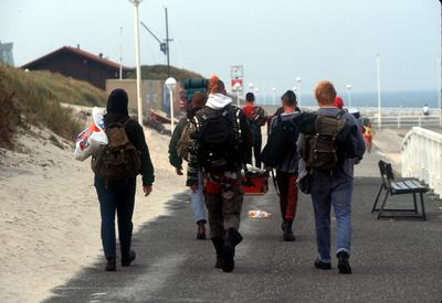 Punks auf Sylt. 01.08.1995, EU, DEU, Deutschland, Schleswig-Holstein, Sylt: die Koelner Punkszene im ausgehenden Jahrtau-stock-foto