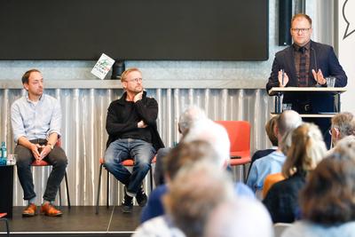 Buchpremiere von "Am Kippunkt. Wo das Klima zu kollabieren droht ? und wie wir uns noch retten k?nnen" von Toralf Staud und Benjamin von Brackel-stock-foto