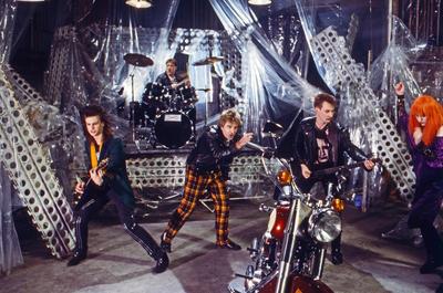 The Bollock Brothers, britische Rockband, bei einem Auftritt im Fernsehen, Deutschland 1987. British rock band The Bollo-stock-foto