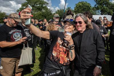Wacken 2025 Fans trotzem dem angesagten Regen-stock-foto