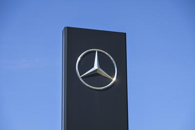 Mercedes Benz Autohaus, Rhinstra?e, Marzahn, Bezirk Marzahn-Hellersdorf, Berlin, Deutschland-stock-foto