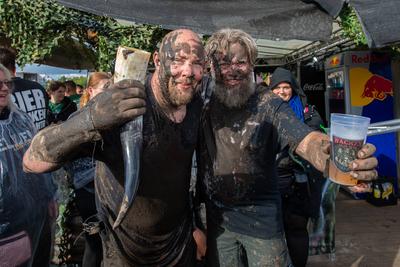 Wacken 2025 Fans trotzem dem angesagten Regen-stock-foto