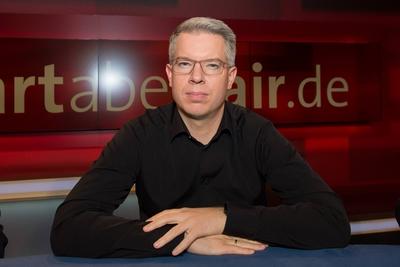 Berlin GER, 10.12.2018, Berlin, Adlershof, hart aber fair, mit Frank Plasberg, Thema - Hier Funkloch, da Schlagloch - I-stock-foto