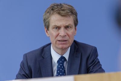 Klingbeil stellt Bundeshaushalt 2026 vor-stock-foto