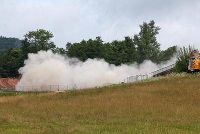 Br?ckensprengung Talbr?cke an der B45 bei Bad K?nig/Zell-stock-foto