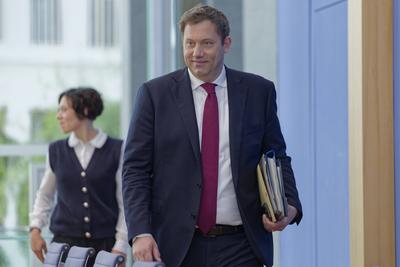 Klingbeil stellt Bundeshaushalt 2026 vor-stock-foto