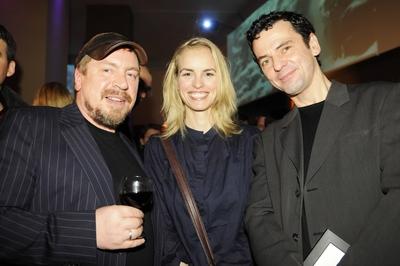 Bildnummer: 52885957  Datum: 10.02.2009  Copyright: imago/David HeerdeRegisseur Christian Petzold (re.) neben Schauspieler Armin Rohde (li.) und Schauspielerin Nina Hoss anl?sslich der Verleihung des Preises der Deutschen Filmkritik in Berlin, Personen , optimistisch; 2009, Berlin, Preisverleihung, Preis, Deutsche Filmkritik, Film, premiumd; , quer, Kbdig, Gruppenbild, close, Randbild, PeopleBildnummer 52885957 Date 10 02 2009 Copyright Imago David Heerde Director Christian Petzold right next to Actor Armin Rohde left and Actress Nina Hoss during the award Ceremony the Price the German Film criticism in Berlin People optimistic 2009 Berlin Award ceremony Prize German Film criticism Film premiumd horizontal Kbdig Group photo Close Edge image Celebrities-stock-foto