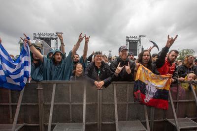 Wacken 2025 Er?ffnung bei str?mendem Regen schreckt echte Fans nicht ab.-stock-foto
