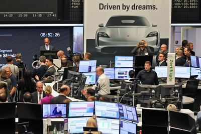 29.09.2022, Frankfurt, DEU Boersengang der Porsche AG an der Boerse in Frankfurt. Handelssaal der Boerse waehrend des B-stock-foto