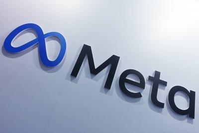 Meta Builds A New AI Model SHANGHAI, CHINA - NOVEMBER 6, 2023 - Photo taken on November 6, 2023 shows the Meta logo at t-stock-foto