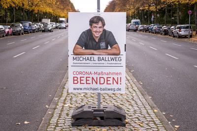 27.10.2020,Berlin,Deutschland,GER,Stra?e des 17.Juni,Plakat mit / von Michael Ballweg. Er ist Kandidat zur Stuttgarter-stock-photo