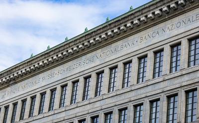Der Sitz der Schweizer Nationalbank SNB in der Zürcher Innenstadt. (Zürich, Schweiz, 18.03.2023)-stock-foto