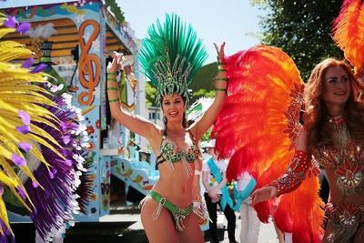  Karneval der Kulturen Berlin 2018 - 20/05/2018 - Germany / Berlin / Berlin - Spectators and performers at the annual-stock-foto