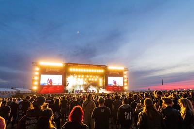 IMAGO Creative: Jahreszeit Sommer, Festivals Entertainment Bilder des Tages Die Deftones auf der Mandora Stage bei Sonne-stock-foto