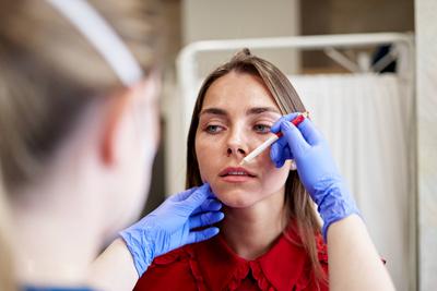 markierung,kosmetiksalon,kundin,lippe,sch?nheitsbehandlung,markiert,markierungen,beautysalon,beautysalons,kosmetiksalons-stock-foto