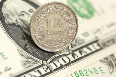 Schweizer Franken und Dollar-stock-foto