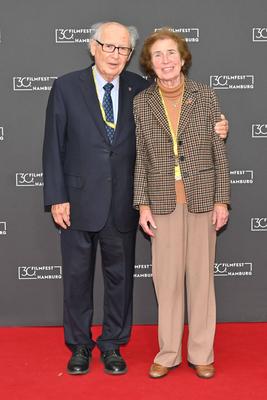 Beate und Serge Klarsfeld bei der Premiere der Dokumentation Klarsfeld: A Love Story beim 30. Filmfest in Hamburg. Der-stock-photo