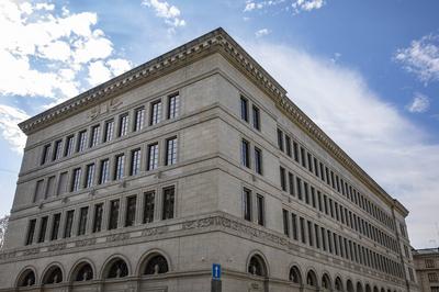 Die Schweizerische Nationalbank (SNB) führt als unabhängige Zentralbank die Geld- und Währungspolitik des Landes und hat-stock-foto
