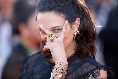 Montee des marches 17 mai 2017 ceremonie d ouverture Asia Argento Asia Argento PUBLICATIONxNOTxINxF-stock-foto