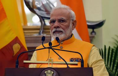 NEW DELHI, INDIA - FEBRUARY 8: Prime Minister Narendra Modi speaks during a joint statement with his Sri Lanka counterp-stock-foto