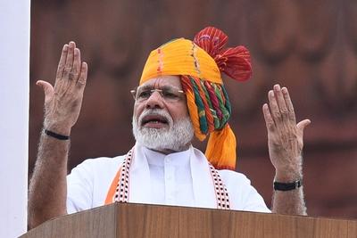 NEW DELHI, INDIA - AUGUST 15: Prime Minister Narendra Modi addresses the nation from the rampart of Red Fort during the-stock-foto