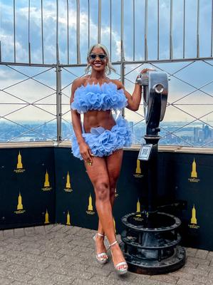 Wwe superstar jade cargill visits empire state building ahead of summerslam showdown-stock-foto