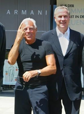 Armani Copyright: IMAGO. Herrmann Datum: 07.05.2003 Thema: Pressekoferenz mit Giorgio Armani in der Neuen Nationalgaler-stock-foto