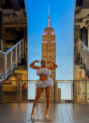 Wwe superstar jade cargill visits empire state building ahead of summerslam showdown-stock-foto
