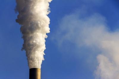 rauchender Schlot Oesterreich Wien smoking chimney Austria Vienna BLWS369061 Copyright xblickwi-stock-foto