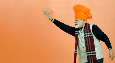 News Bilder des Tages JAMMU, INDIA - FEBRUARY 3: Prime Minister Narendra Modi waves to supporters during a public rally-stock-photo