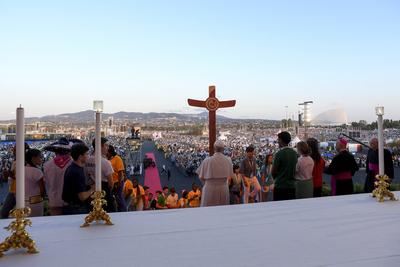 ITALY - POPE LEO XIV  DURING A PRAYER VIGIL FOR THE JUBILEE OF YOUTH AT TOR VERGATA IN ROME  - 2025/8/2-stock-foto
