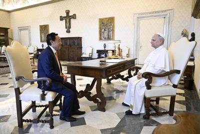 ITALY-VATICAN POPEPOPE LEO XIV RECEIVES IN PRIVATE AUDIENCE DR.QU DONGYU,DIRECTOR-GENERAL OF THE FOOD AND AGRICULTURE ORGANIZATION OF THE UNITED NATIONS (FAO)-stock-foto