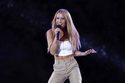 Sonja Liebing bei der Aufzeichnung der MDR TV Show Die Schlager des Sommers im Innenhof des Wassersc-stock-foto