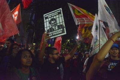 Demonstration at the US consulate/center/RJ-stock-foto