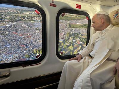 ITALY - POPE LEO XIV  DURING A PRAYER VIGIL FOR THE JUBILEE OF YOUTH AT TOR VERGATA IN ROME  - 2025/8/2-stock-foto