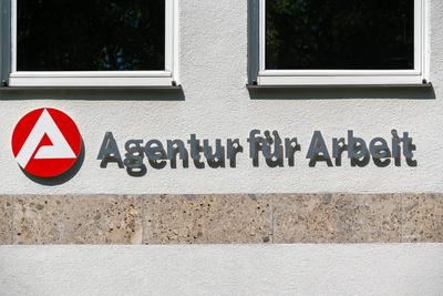 Bavaria, Germany - June 28, 2025: Facade of an employment agency with the familiar red logo, central contact point for j-stock-foto