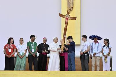 ITALY - POPE LEO XIV  DURING A PRAYER VIGIL FOR THE JUBILEE OF YOUTH AT TOR VERGATA IN ROME  - 2025/8/2-stock-foto