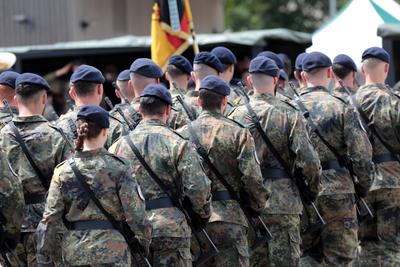Soldaten des J?gerbataillons 292 (JgBtl 292) der Bundeswehr in Donaueschingen. Das Bataillon geh?rt zur Deutsch-Franz?sischen Brigade (DF-Brigade). Symbolbild.-stock-foto