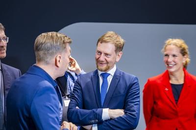Hochlauf der Hightech-Batteriemontage f?r den neuen vollelektrischen CLAbei der Mercedes-Benz TochterACCUMOTIVE in Kamenz-stock-foto