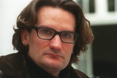 Bildnummer: 56951633  Datum: 03.04.2004  Copyright: imago/teutopressFr?d?ric Beigbeder (Autor) 04/04 pp Frederic Mann Frankreich Schriftstellerei Schriftsteller Autor Literatur Roman Buch Windows on the World dunkelhaarig langhaarig Brille leger Jackett Pullover schwarz Portrait quer nachdenklich l?chelnd drau?en Fototermin am 03.04.2004 in K?ln (exklusiv) People x0x xkg 2004 quer  56951633 Date 03 04 2004 Copyright Imago  Frdric Beigbeder Author 04 04 PP Frederic Man France Writing Writer Author Literature Novel Book Windows ON The World dark haired long haied Glasses casual Jacket Sweater Black Portrait horizontal contemplative smiling outside Photo call at 03 04 2004 in Cologne exclusive Celebrities x0x xkg 2004 horizontal-stock-foto