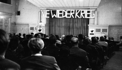 Der Antikriegstag in Hannover 1963 DEU, Deutschland, Hannover: Der Antikriegstag , hier am 01.09.1963 in der niedersaech-stock-foto