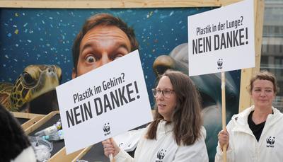 Demonstration GER, Berlin,20250805, Demo , WWF Demo in Berlin, zusammen mit dem Start der UN Verhandlungen zum internati-stock-foto