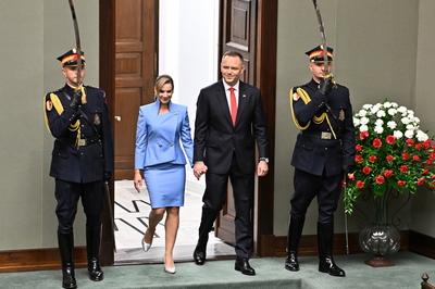 06.08.2025 WARSZAWA SEJM RP CEREMONIA ZAPRZYSIEZENIA PREZYDENTA KAROLA NAWROCKIEGO KAROL NAWROCKI Z ZONA MARTA NAWROCKA-stock-foto